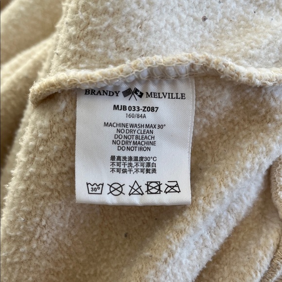 Brandy Melville Bundle of FOUR! Hoodie, Sweatshirt, Bomber Jacket, Brielle Jeans - Picture 8 of 16